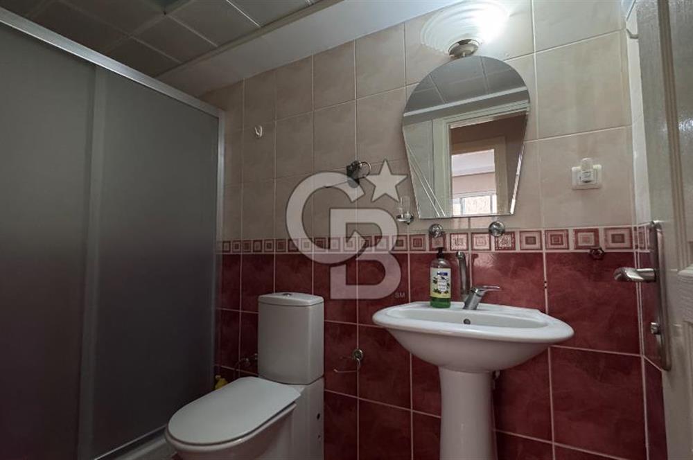 Karşıyaka yalı bulvarı üzerinde full deniz manzaralı 2 + 1 satılık daire