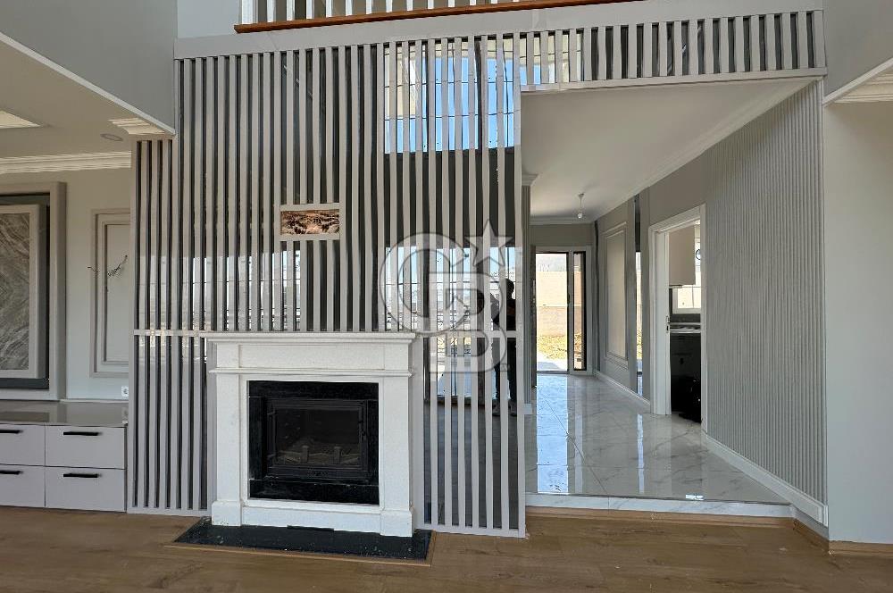 Silivri 773 m2 arsa içinde site içi sıfır satılık villa