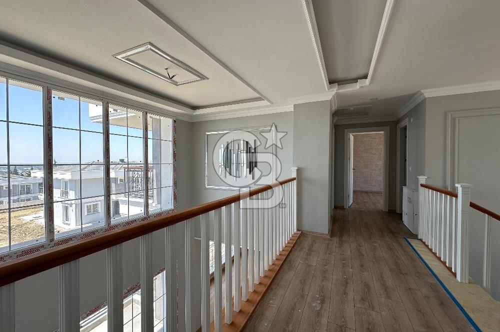 Silivri 773 m2 arsa içinde site içi sıfır satılık villa