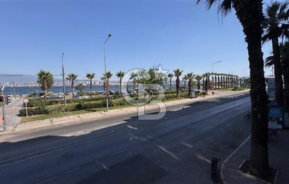 Karşıyaka yalı bulvarı üzerinde full deniz manzaralı 2 + 1 satılık daire