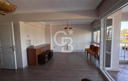 Karşıyaka yalı bulvarı üzerinde full deniz manzaralı 2 + 1 satılık daire