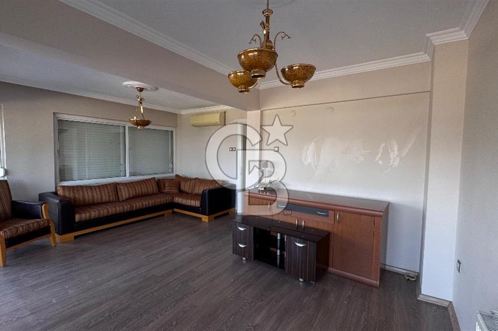 Karşıyaka yalı bulvarı üzerinde full deniz manzaralı 2 + 1 satılık daire