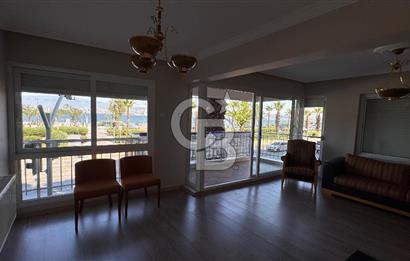 Karşıyaka yalı bulvarı üzerinde full deniz manzaralı 2 + 1 satılık daire