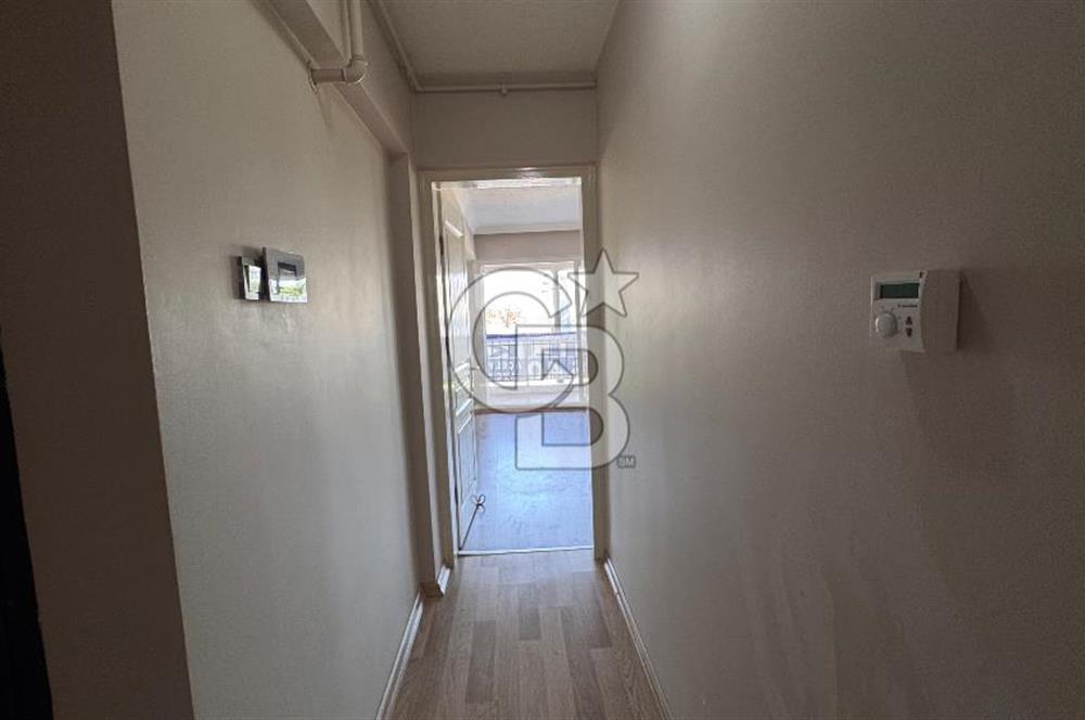 Karşıyaka yalı bulvarı üzerinde full deniz manzaralı 2 + 1 satılık daire