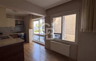 Karşıyaka yalı bulvarı üzerinde full deniz manzaralı 2 + 1 satılık daire