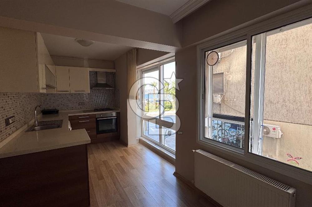 Karşıyaka yalı bulvarı üzerinde full deniz manzaralı 2 + 1 satılık daire