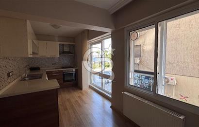 Karşıyaka yalı bulvarı üzerinde full deniz manzaralı 2 + 1 satılık daire
