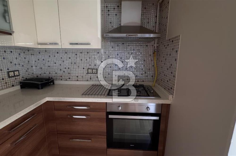 Karşıyaka yalı bulvarı üzerinde full deniz manzaralı 2 + 1 satılık daire