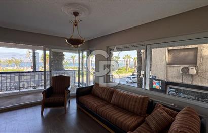 Karşıyaka yalı bulvarı üzerinde full deniz manzaralı 2 + 1 satılık daire