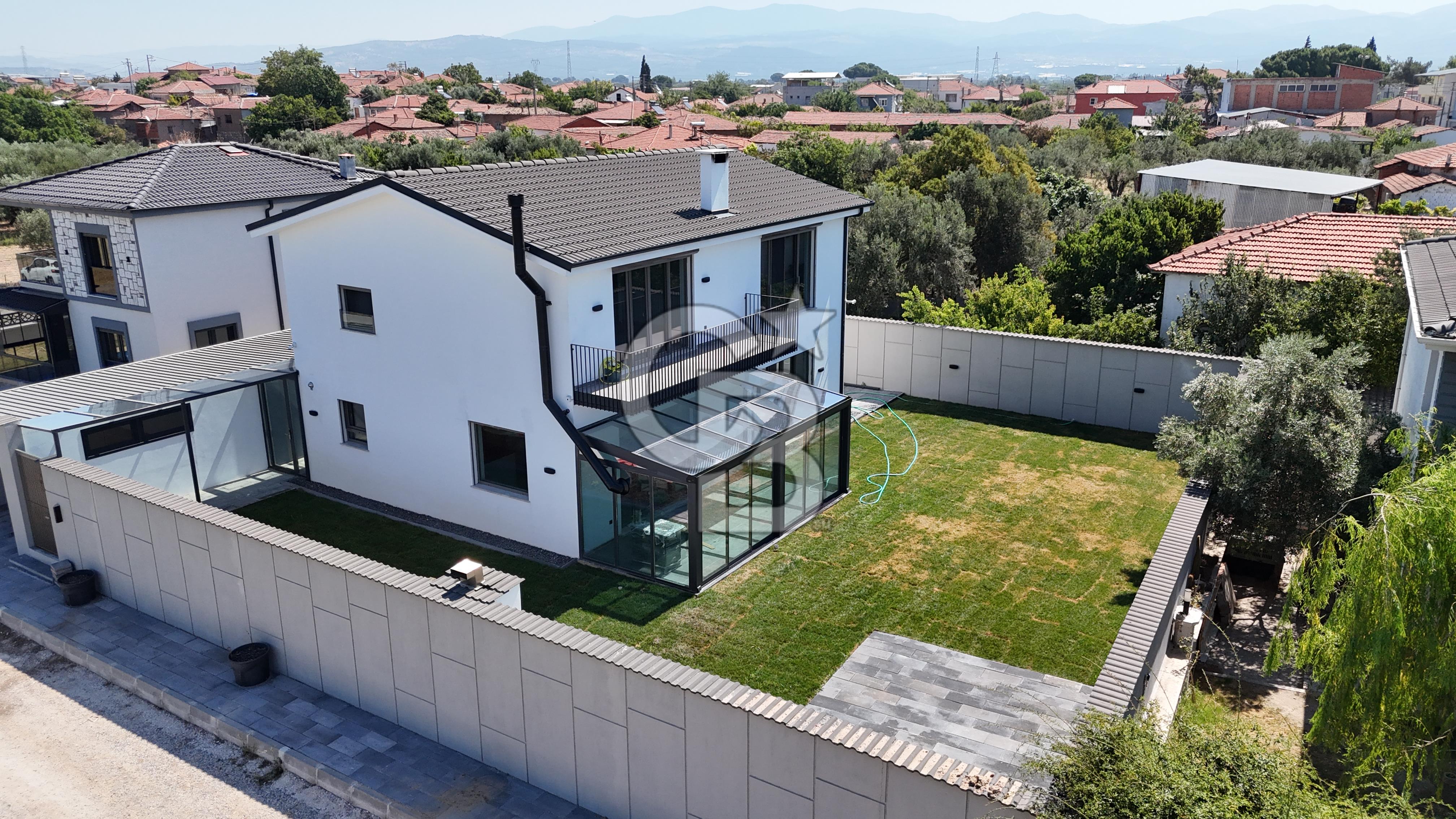 MANİSA AKHİSAR'DA ÜST SEGMENT 3+1 SON TEKNOLOJİ SATILIK VİLLA