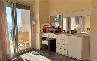 ÇEŞME PAŞALİMANINDA PANORAMİK DENİZ MANZARALI MÜSTAKİL VİLLA