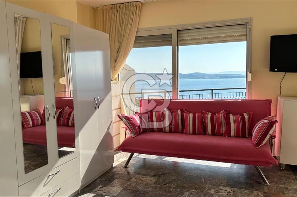 ÇEŞME PAŞALİMANINDA PANORAMİK DENİZ MANZARALI MÜSTAKİL VİLLA