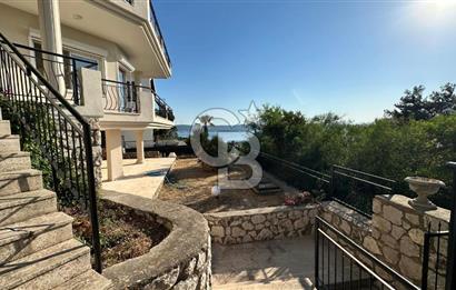 ÇEŞME PAŞALİMANINDA PANORAMİK DENİZ MANZARALI MÜSTAKİL VİLLA