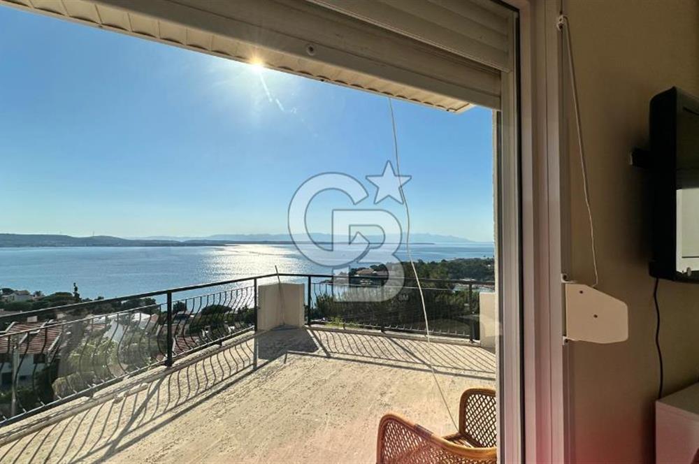 ÇEŞME PAŞALİMANINDA PANORAMİK DENİZ MANZARALI MÜSTAKİL VİLLA