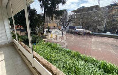 BAĞDAT CADDESİ ÜZERİNDE, TABELA DEĞERİ YÜKSEK, YENİLENMİŞ GİRİŞ KATI OFİS – SADECE 1 YILLIK KİRALIK