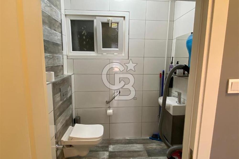 BAĞDAT CADDESİ ÜZERİNDE, TABELA DEĞERİ YÜKSEK, YENİLENMİŞ GİRİŞ KATI OFİS – SADECE 1 YILLIK KİRALIK