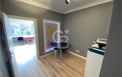 BAĞDAT CADDESİ ÜZERİNDE, TABELA DEĞERİ YÜKSEK, YENİLENMİŞ GİRİŞ KATI OFİS – SADECE 1 YILLIK KİRALIK