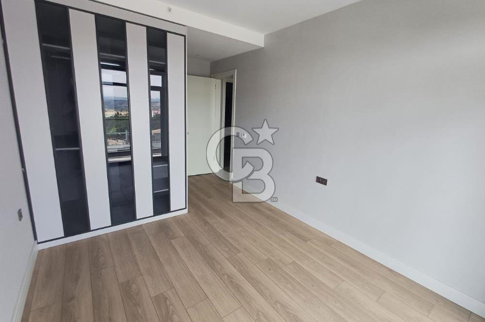 Velux Ankarada Büyük Tip Teras Kullanımlı Kiralık 2+1 Daire&Ofis