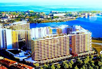BLUE LAKE Sitesinde Bahçe Katı Dubleks 3+1 Satılık Daire