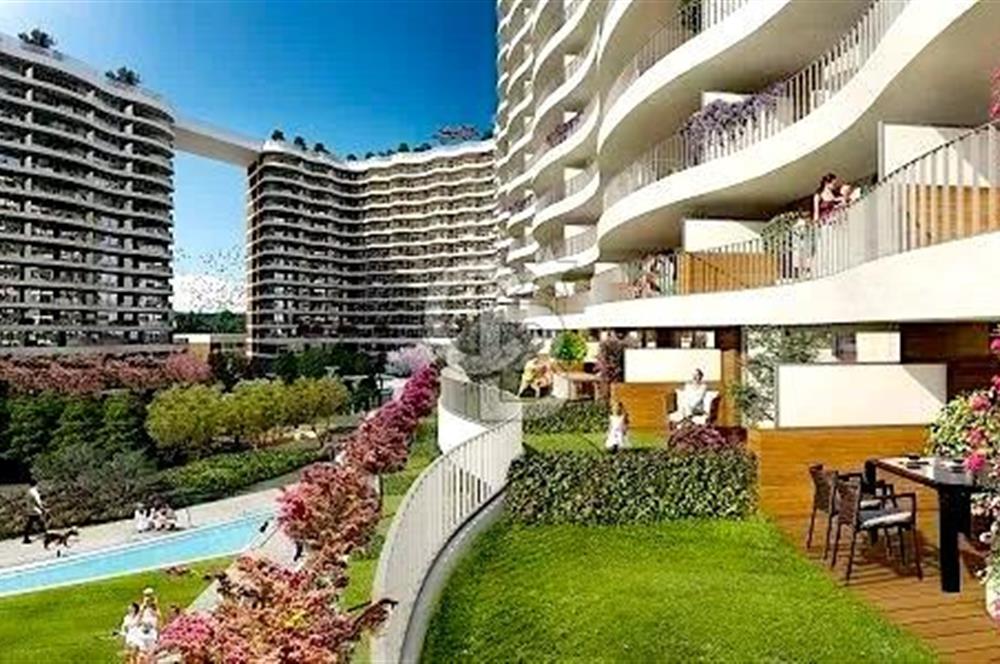 BLUE LAKE Sitesinde Bahçe Katı Dubleks 3+1 Satılık Daire