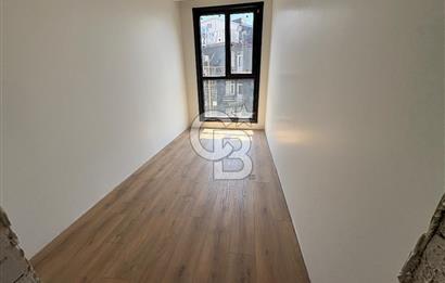 Maltepe Feyzullah Mah. Minibüs Cad. Üzeri Kiralık 3+1 Daire!