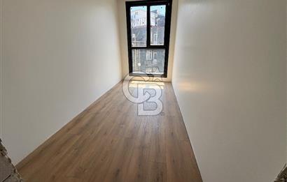 Maltepe Feyzullah Mah. Minibüs Cad. Üzeri Kiralık 3+1 Daire!