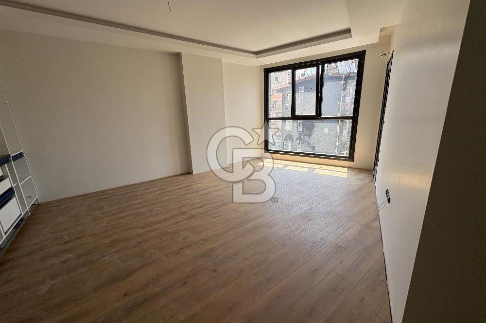 Maltepe Feyzullah Mah. Minibüs Cad. Üzeri Kiralık 3+1 Daire!