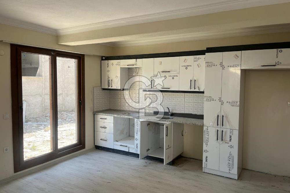 Foça Kazımdirik  Site'de 2+1 Köşe Konumda Satılık Daire