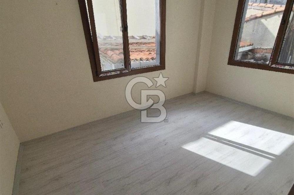 Foça Kazımdirik  Site'de 2+1 Köşe Konumda Satılık Daire