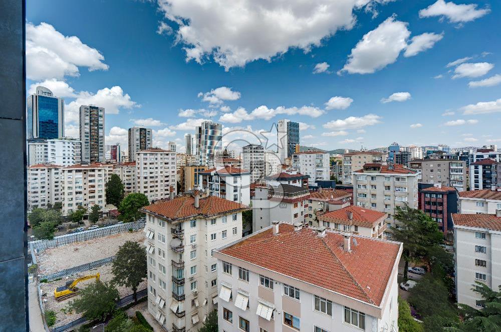 KOZYATAĞI MERKEZ 220 M2 4+1 GENÇ BİNA MÜKEMMEL LOKASYON