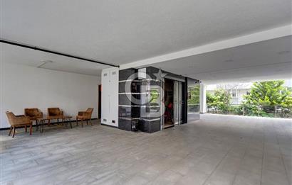 KOZYATAĞI MERKEZ 220 M2 4+1 GENÇ BİNA MÜKEMMEL LOKASYON