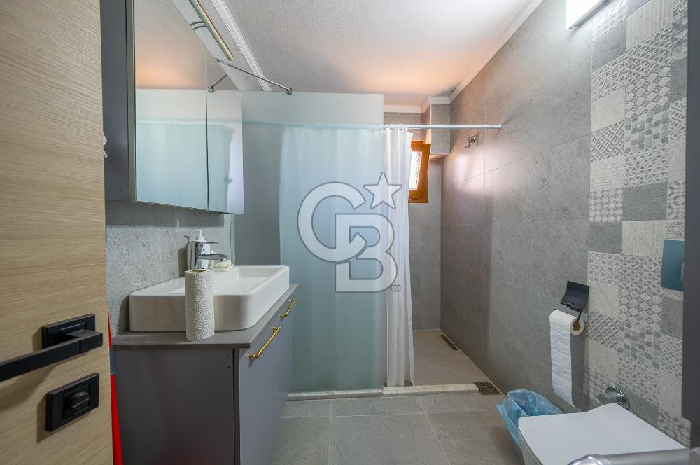 URLA BADEMLERDE 2.160 M2 SATILIK KÖYİÇİ İMARLI ARSA