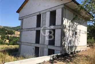 BAHÇECİK KILICARSAN MAH. ANA YOLA YAKIN NATAMAM ÜÇ KATLI BİNA