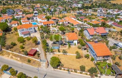 URLA BADEMLERDE 2.160 M2 SATILIK KÖYİÇİ İMARLI ARSA