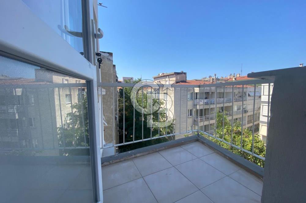 Bostanlı'da Kiralık 2+1 Asansörlü Daire