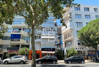Bostanlı'da Kiralık 2+1 Asansörlü Daire