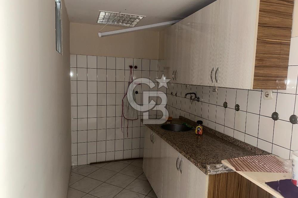 çiğli kaymakamlığı yakınında 3 katlı dükkan