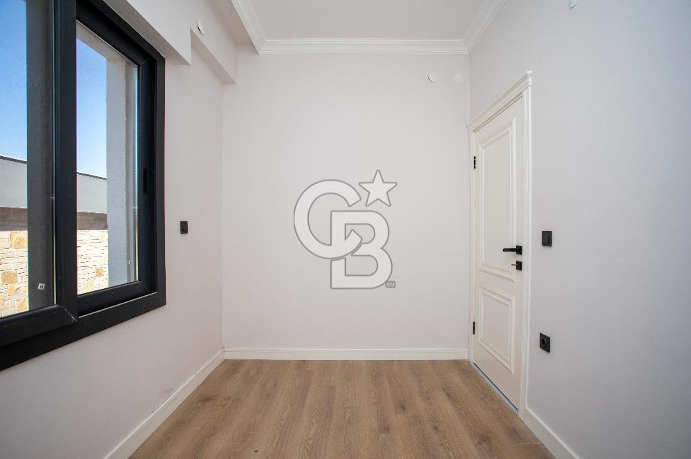 Foça Cumhuriyet Mh.4+1 Denize Sıfır Ultra Lüks Satılık Villa