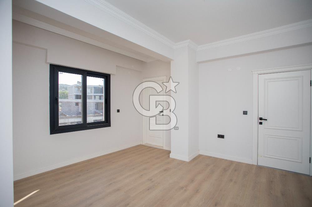 Foça Cumhuriyet Mh.4+1 Denize Sıfır Ultra Lüks Satılık Villa