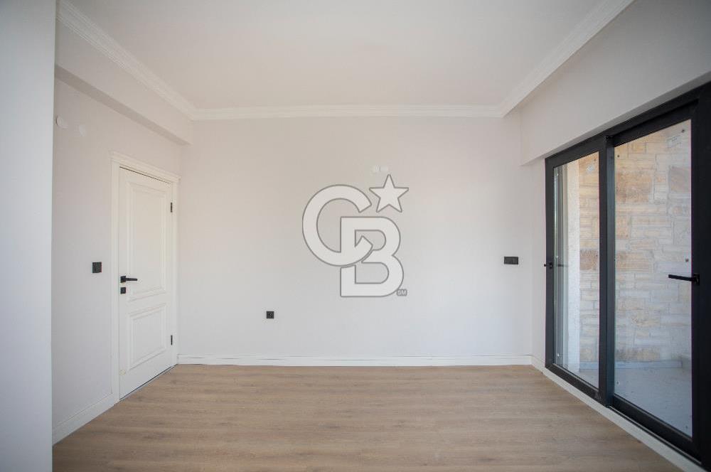 Foça Cumhuriyet Mh.4+1 Denize Sıfır Ultra Lüks Satılık Villa