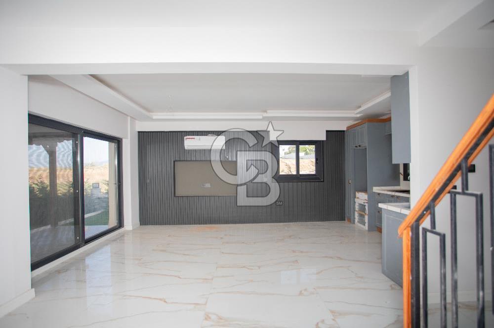 Foça Cumhuriyet Mh.4+1 Denize Sıfır Ultra Lüks Satılık Villa