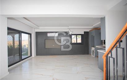 Foça Cumhuriyet Mh.4+1 Denize Sıfır Ultra Lüks Satılık Villa