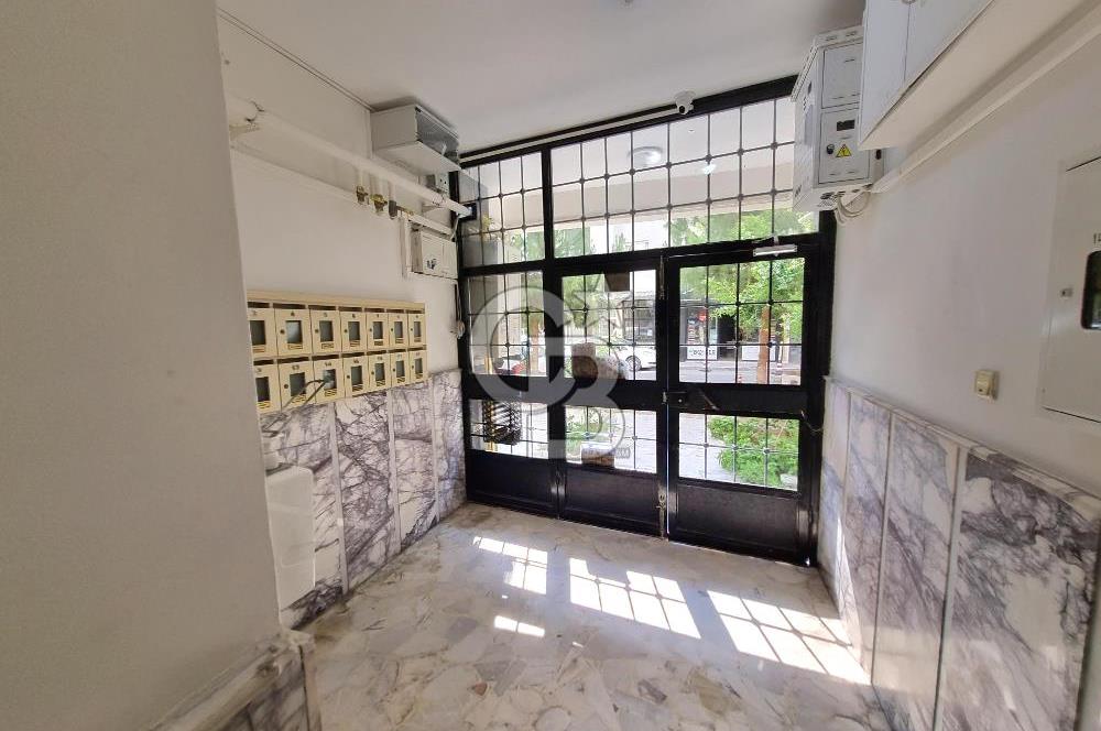 Karşıyaka Bahçelievler Doğalgazlı Asansörlü Kiralık 3+1 Daire
