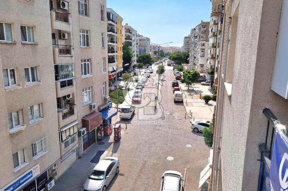 Karşıyaka Bahçelievler Doğalgazlı Asansörlü Kiralık 3+1 Daire