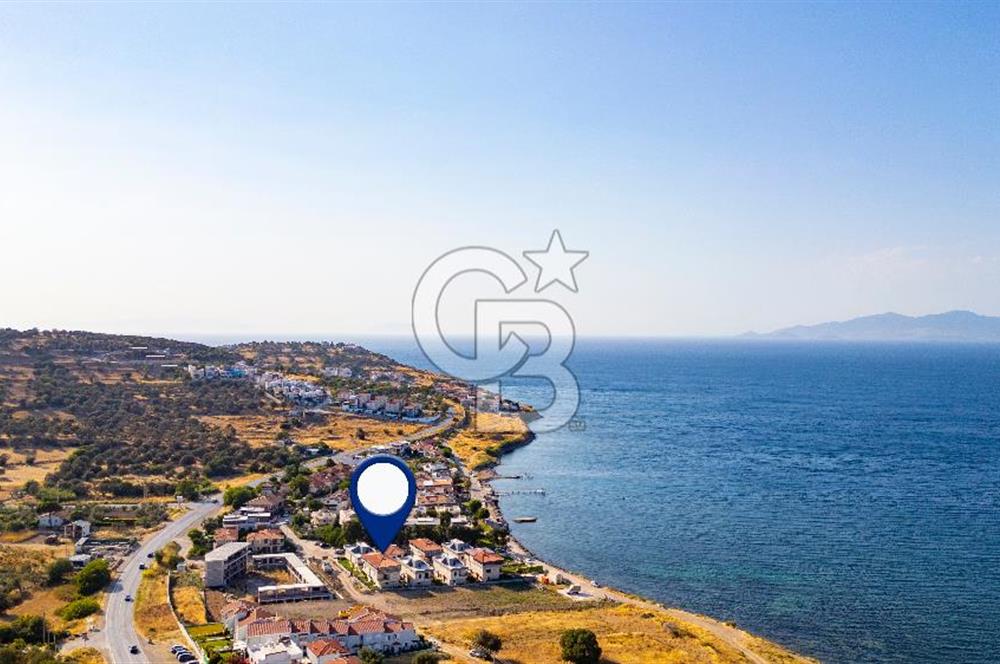 Foça Cumhuriyet Mh.4+1 Denize Sıfır Ultra Lüks Satılık Villa