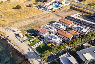Foça Cumhuriyet Mh.4+1 Denize Sıfır Ultra Lüks Satılık Villa