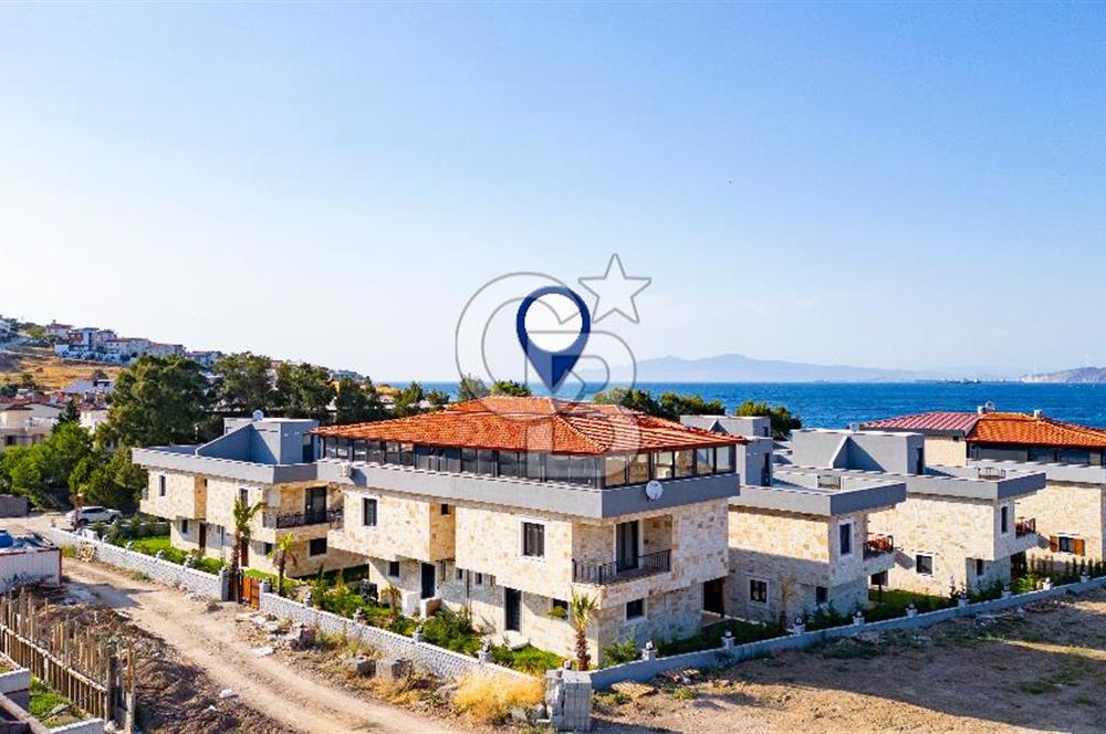 Foça Cumhuriyet Mh.4+1 Denize Sıfır Ultra Lüks Satılık Villa