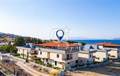 Foça Cumhuriyet Mh.4+1 Denize Sıfır Ultra Lüks Satılık Villa