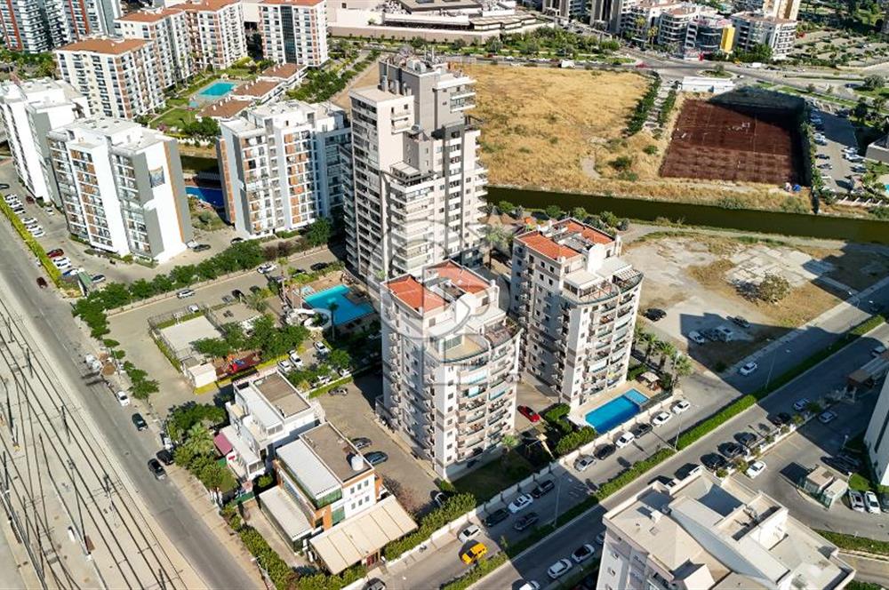 MAVİŞEHİR FAMILY PARK SİTESİNDE HAVUZLU 4+1 SATILIK DAİRE
