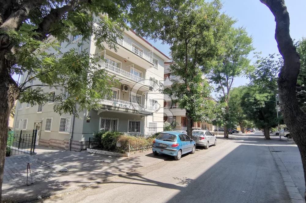 BAHÇELİEVLERDE AŞKABAT CD. PARALELİ SATILIK YAPILI 3+1 BOŞ DAİRE